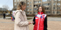 Подольские волонтеры вручили «Подарок весны» жительницам Силикатной - Regions.Ru