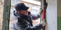 В части домов, пострадавших от атаки беспилотников в Подольске, установили окна - Regions.Ru